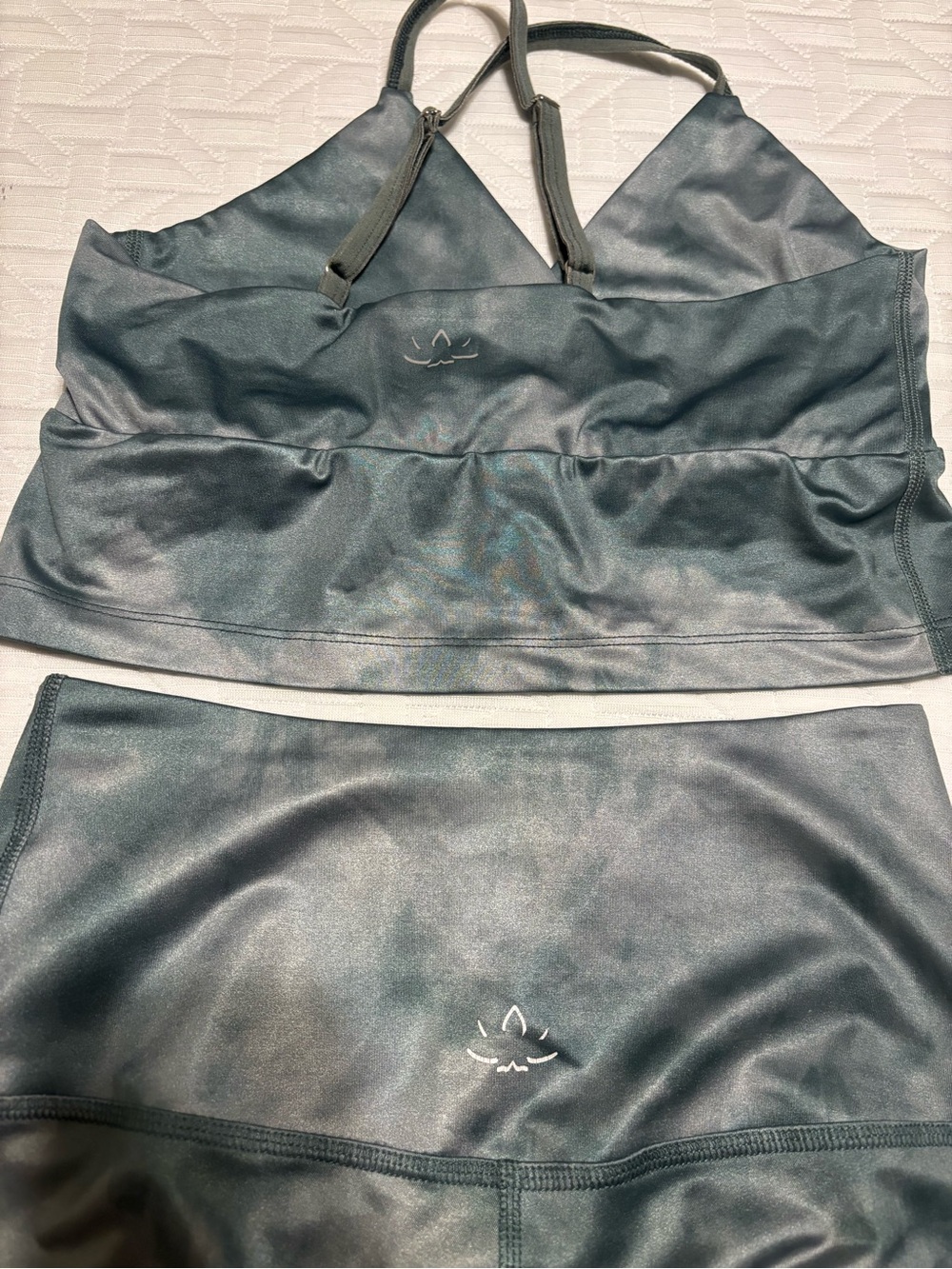 Beyond yoga, Olympus high-rise Two-Piece Activewear Set in Slate green Tie-Dye - Picture 2 of 7